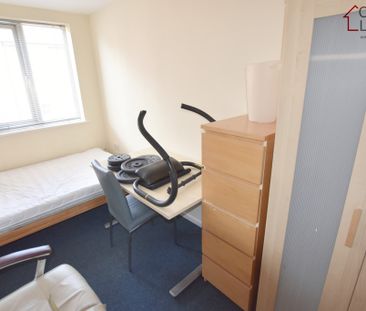 4 Bedroom Flat - Photo 4