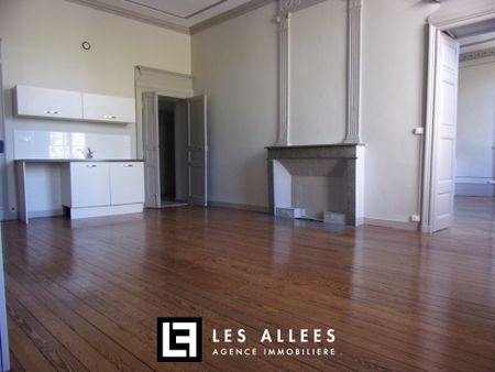 BEL APPARTEMENT BOURGEOIS - Photo 3