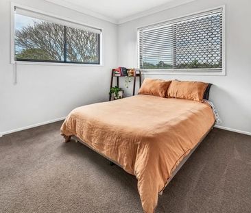 Furnished Tri-Level Home Between Chirn Park & The Broadwater - Photo 4