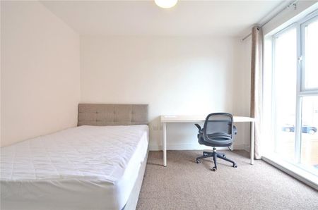 6 bedroom semi-detached house to rent - Photo 4