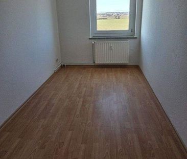 Himmlische Dachgeschoss-Wohnung mit Fernblick! Helles Wohnzimmer, g... - Foto 3