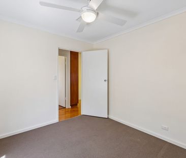 Refreshed Unit Living in Park Holme - Photo 4