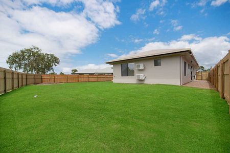 Your Ideal Coastal Retreat Awaits - 14 Kirrama Ct, Bushland Beach - Photo 2