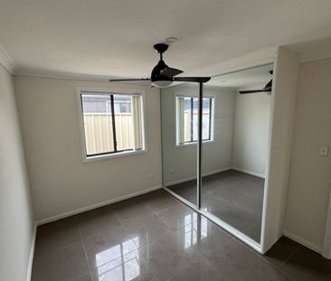 14a Dampier Crescent, Fairfield West NSW 2165 - House For Rent | Do... - Photo 2