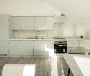 2 bedroom flat to rent - Photo 2