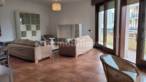 Appartamento via Cristoforo Colombo, Centro, Abano Terme - Photo 1