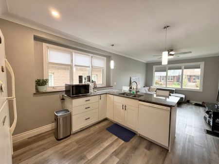 For Lease - 1102 Langlois Ave Avenue, Windsor, Ontario - Photo 3