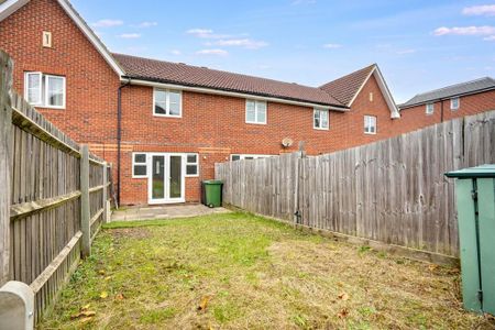 2 bedroom terraced house to rent - Photo 3