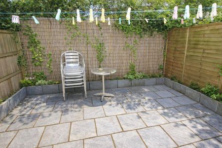 1 Bedroom Mid Terraced House, Chester - Photo 3