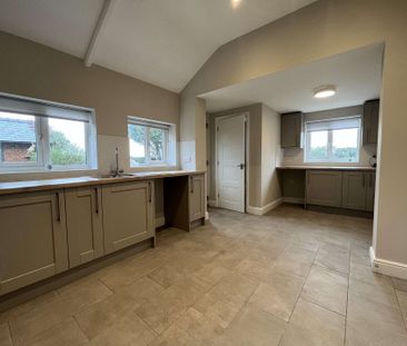 Two bedroom semi detached property - Photo 4