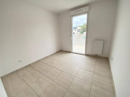 Location appartement récent 3 pièces 64 m² à Saint-Gély-du-Fesc (34980) - Photo 3