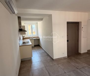 APPARTEMENT 1ER ETAGE DEUX CHAMBRES CLIMATISEES RUE POURTOULES ORANGE, - Photo 2