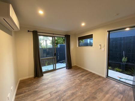 Property Management1/6A Forlong Rise, Helensville - Unit for Rent - Photo 2