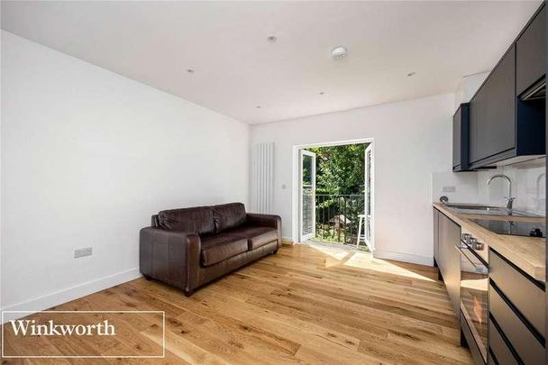 Annexe, The Upper Drive, Hove, East Sussex, BN3 - Photo 1