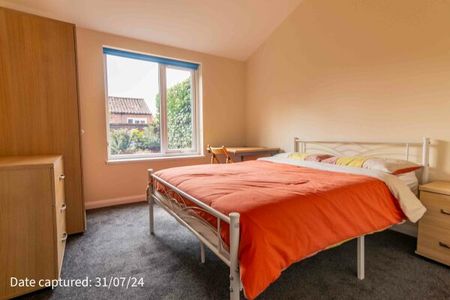 Halifax Court, 35 Peel Close, Heslington - Photo 4