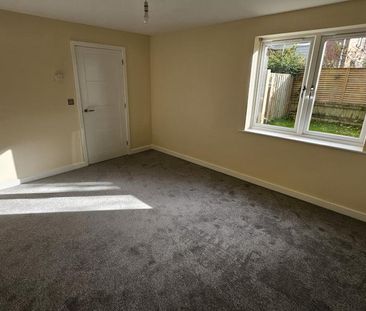4 bedroom detached house to rent - Photo 3