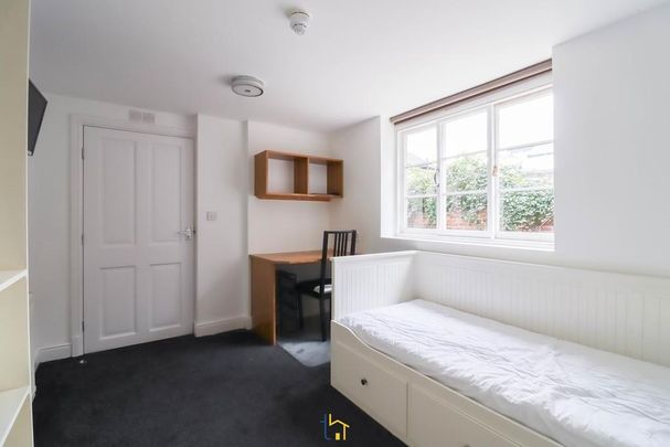 1 bedroom ground floor flat to rent - Photo 1