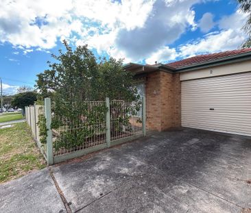Prime Location - Photo 3