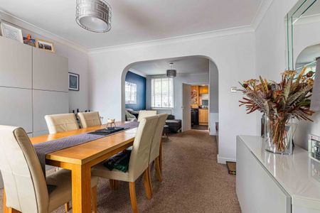 2 bed Terraced for rent - Photo 2