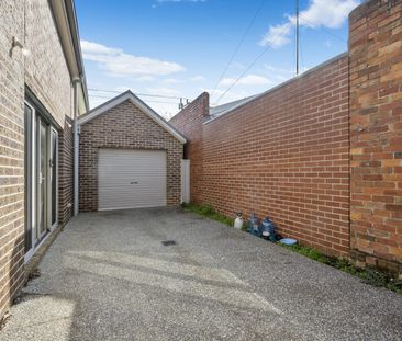 606 Doveton St N, Soldiers Hill, Vic 3350 - Photo 1