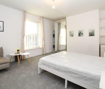 4 bedroom terraced house to rent - Photo 6