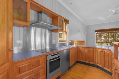 11 Halland Terrace, Camp Hill. - Photo 4