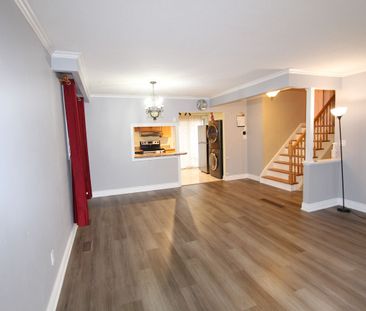 For Lease - 8 Meadowland Avenue Unit# Upper Unit, Barrie, Ontario - Photo 1