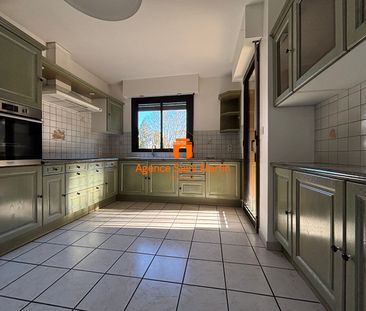 Location Appartement 4 pièces 127m² - Photo 4