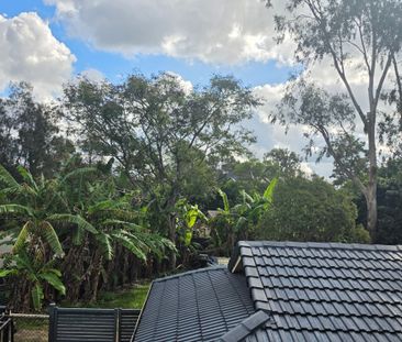 Helensvale - Photo 3