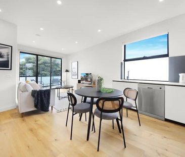 Stylish Fully Furnished 2-Bedroom Apartment with Park Views & Prime... - Photo 6