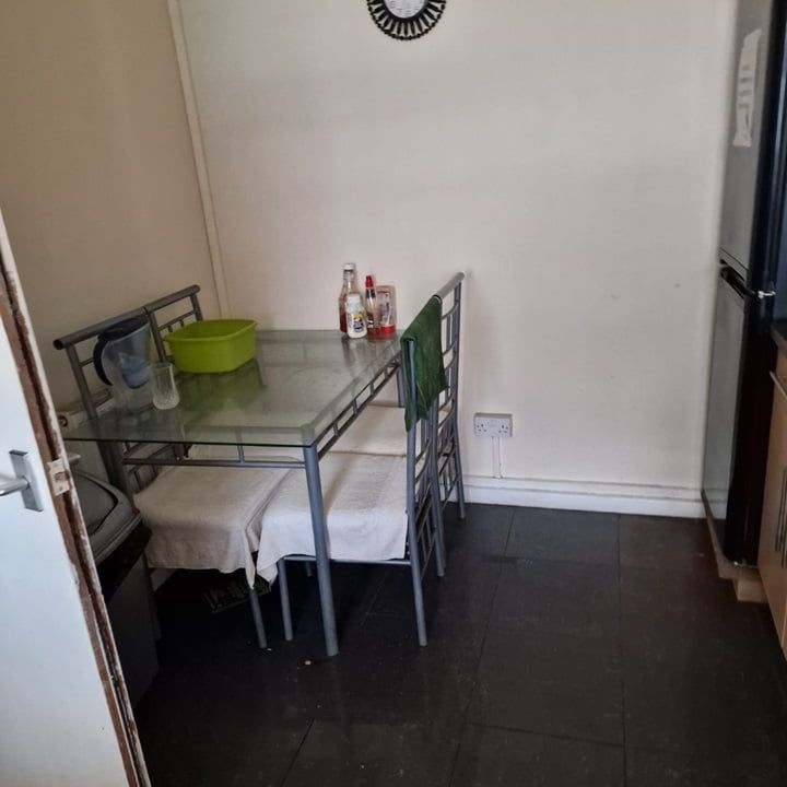 Room in a Shared House, Malmesbury Road, E3 - Photo 1