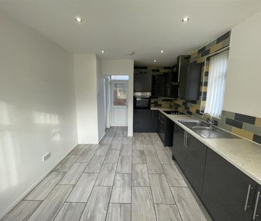 Rievaulx Avenue, Billingham - Photo 4