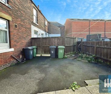 2 bedroom end of terrace house to rent - Photo 4