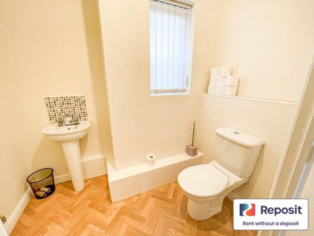 4 bedroom end of terrace house to rent - Photo 5