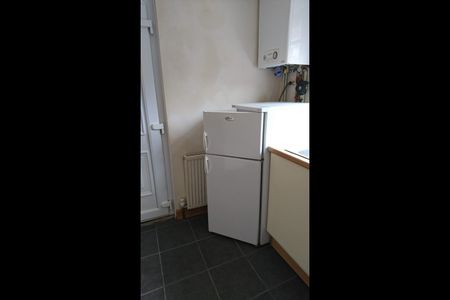 2 Bed Flat, Waldeck Road, NG5 - Photo 2