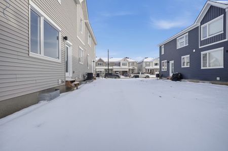 For Lease - 216 Ryan Reynolds Way, Orleans - Convent Glen and Area, Ontario - Photo 2