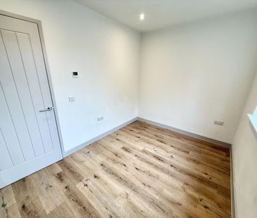 4 bedroom detached house to rent - Photo 3