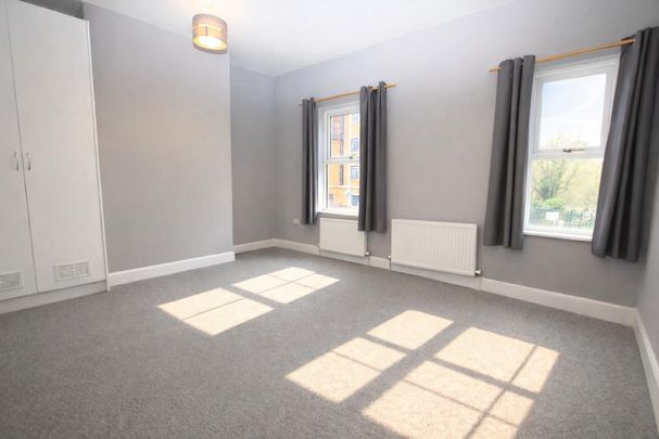 3 bedroom end of terrace house to rent - Photo 1