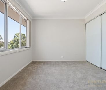 Neat As a Pin Both inside and outside - Photo 6