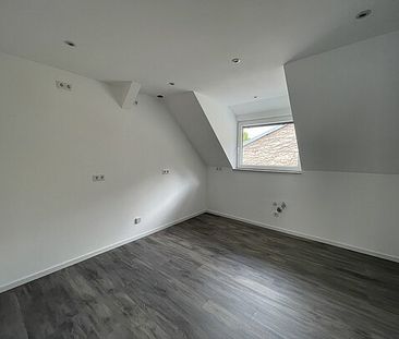 Sanierte 3 Raum Wohnung mit Vollbad und Balkon - Foto 2