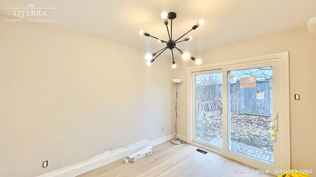 EXPANSIVE 4-BEDROOM +DEN DETACHED HOUSE WITH BEAUTIFUL FINISHES - Photo 4