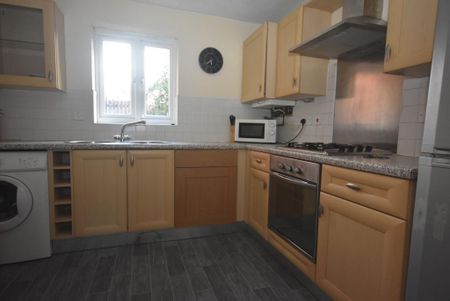 3 bedroom terraced house to rent - Photo 5