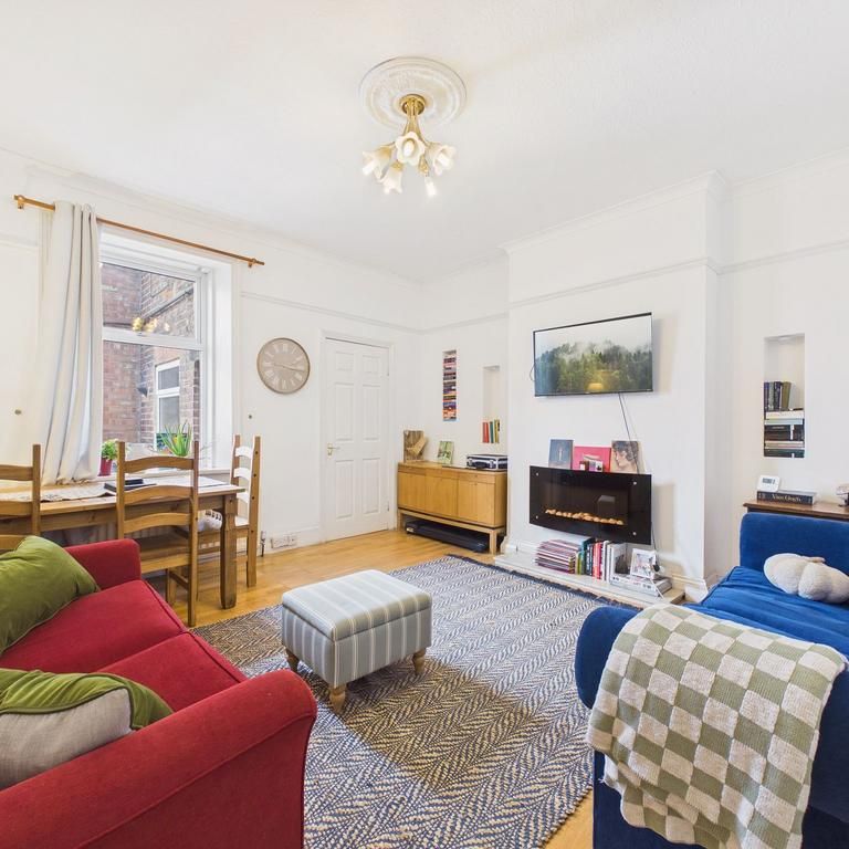 2 bedroom flat to rent - Photo 1
