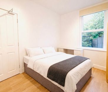 Room in a Shared House, Bush Rd, SE8 - Photo 5
