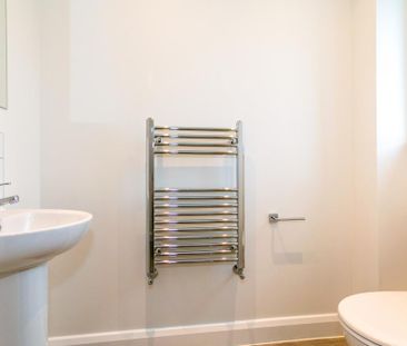 3 bedroom terraced house to rent - Photo 6