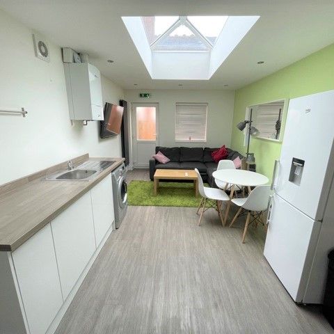 7 The Limes, Daisy Road, Birmingham, B16 9ED - Photo 1