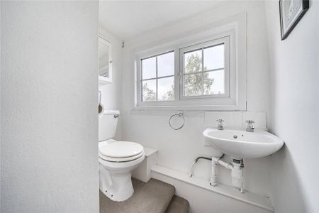 2 bedroom end of terrace house to rent - Photo 3