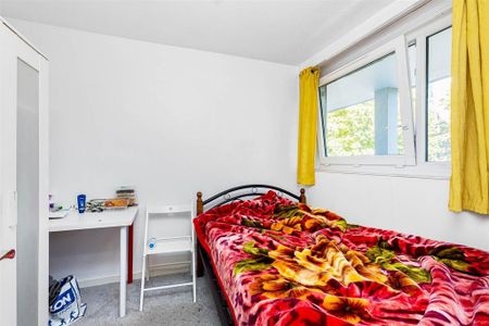 4 bedroom flat to rent - Photo 4