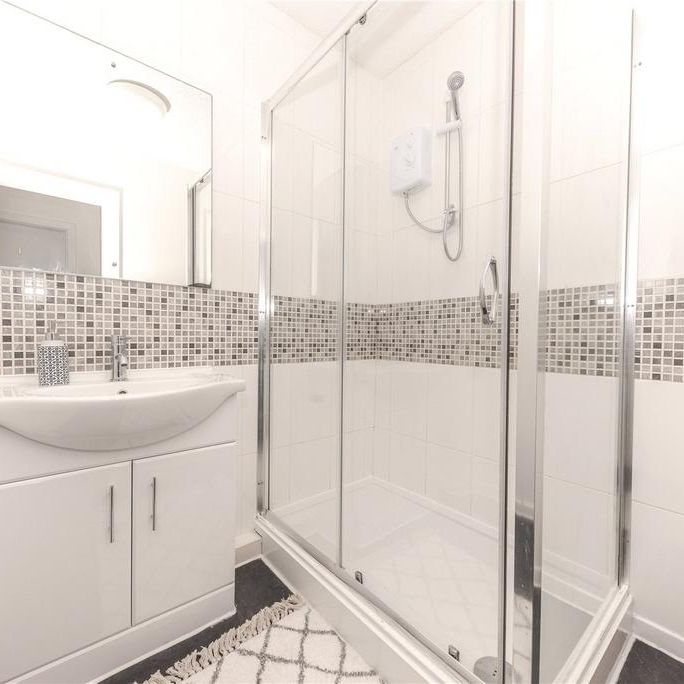 6 bedroom flat to rent - Photo 1