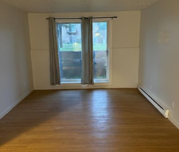 Immeuble - 4872 Magloire 4 1/2 à Louer - Photo 1